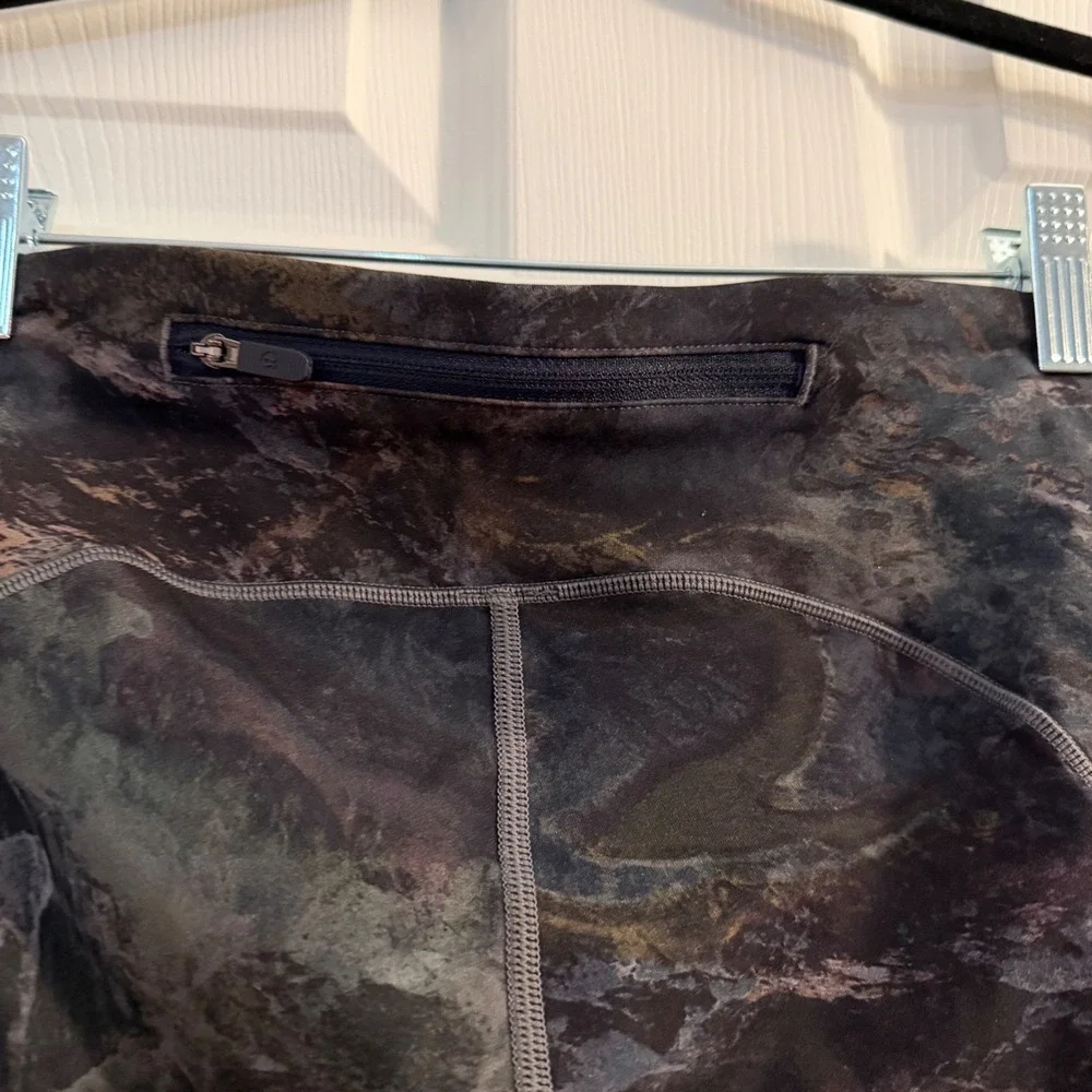 Lululemon Speed Up Tight *Full-On‎ Luxtreme 28 Radiant Multi size 4